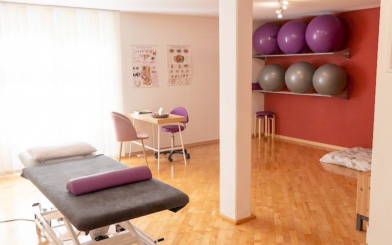 Heller Therapieraum für Physiotherapie